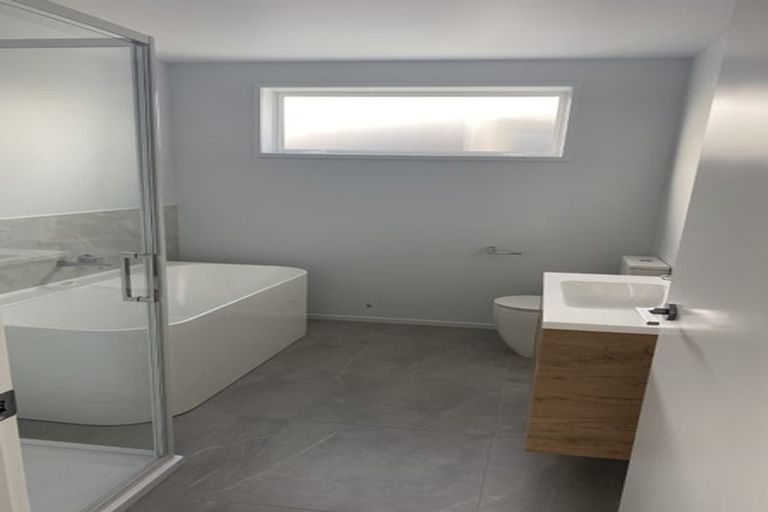 Photo of property in 30 Glenbervie Drive, Glenbervie, 0173