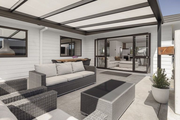 Photo of property in 61 Kane Road, Papamoa Beach, Papamoa, 3118