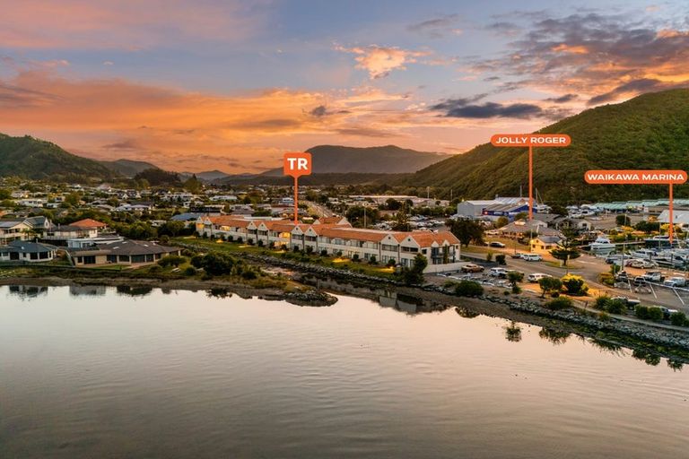 Photo of property in 10/45 Beach Road, Waikawa, Picton, 7220