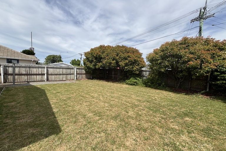 Photo of property in 1/2 Wildwood Avenue, Wainoni, Christchurch, 8061