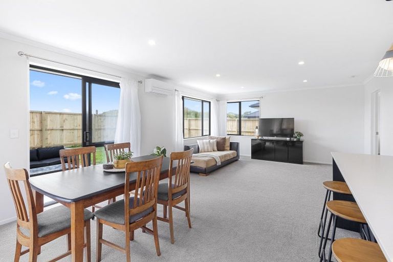 Photo of property in 29 Pouate Way, Waiuku, 2123