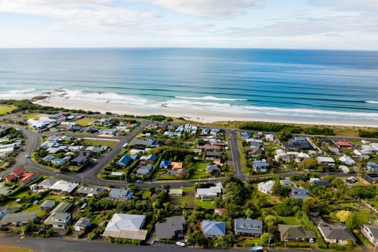 Photo of property in 11 Queen Street, Brighton, Dunedin, 9035