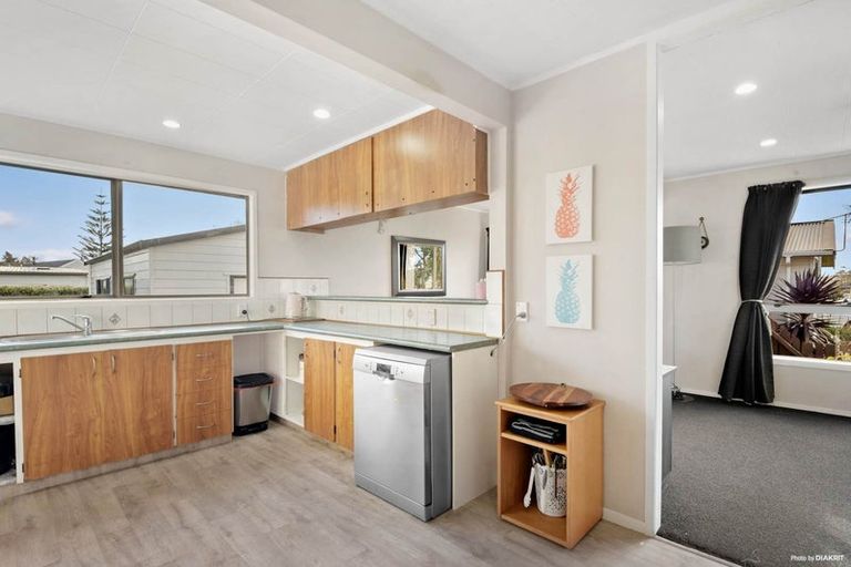 Photo of property in 114 Racecourse Road, Waiuku, 2123