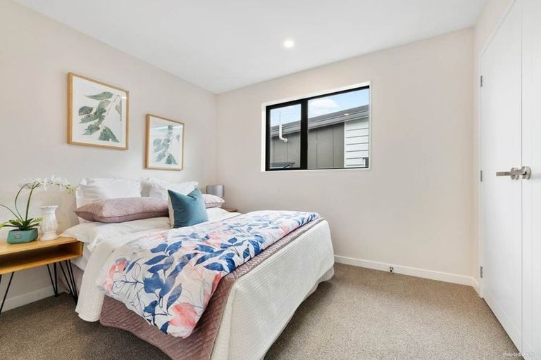 Photo of property in 10 Pohewa Road, Silverdale, 0932