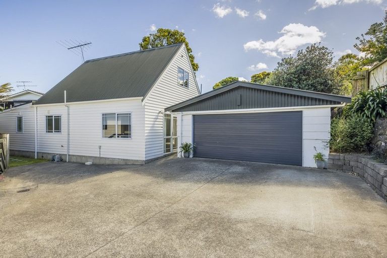 Photo of property in 27a Rotoiti Avenue, Pakuranga Heights, Auckland, 2010