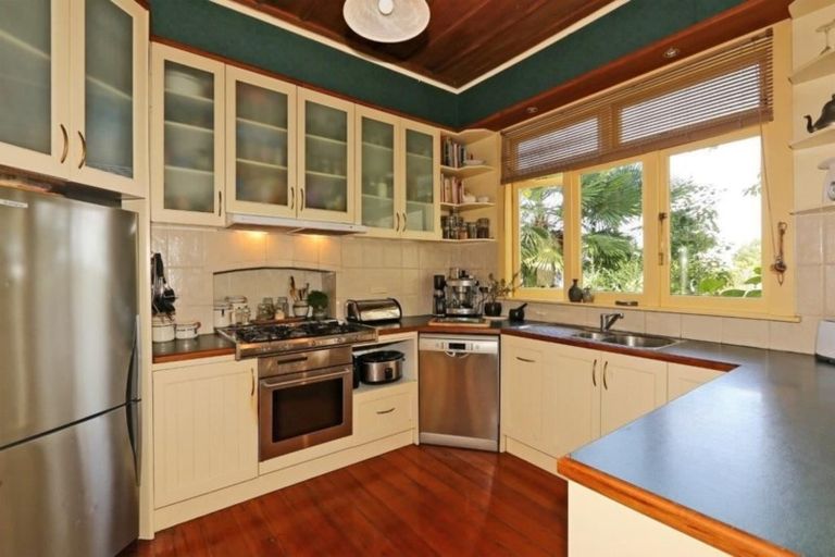 Photo of property in 700 Queen Street East, Parkvale, Hastings, 4122