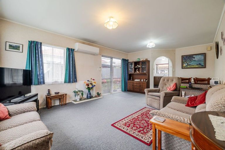 Photo of property in 1 Pinedale Parade, Milson, Palmerston North, 4414