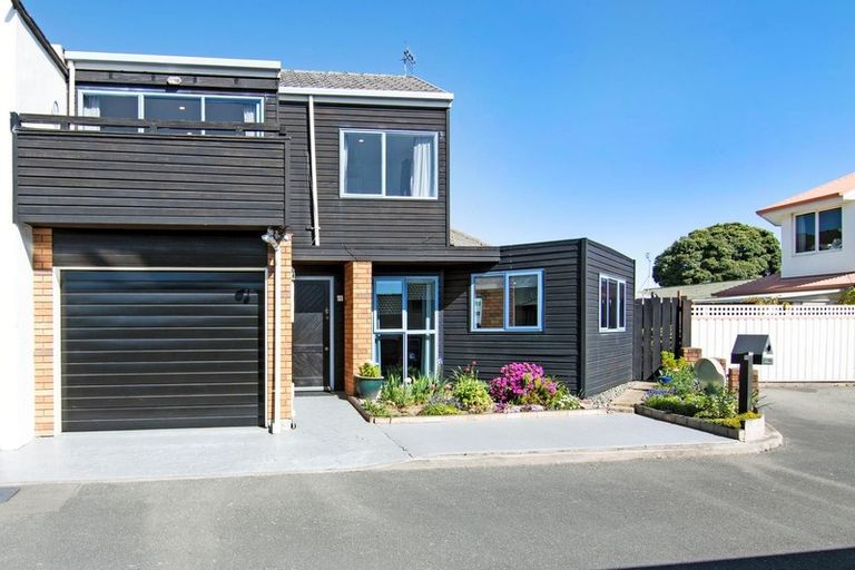 Photo of property in 11 Highgrove Way, The Wood, Nelson, 7010