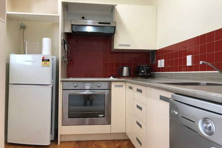 Photo of property in Hobson Court Flats, 72/70 Hobson Street, Thorndon, Wellington, 6011