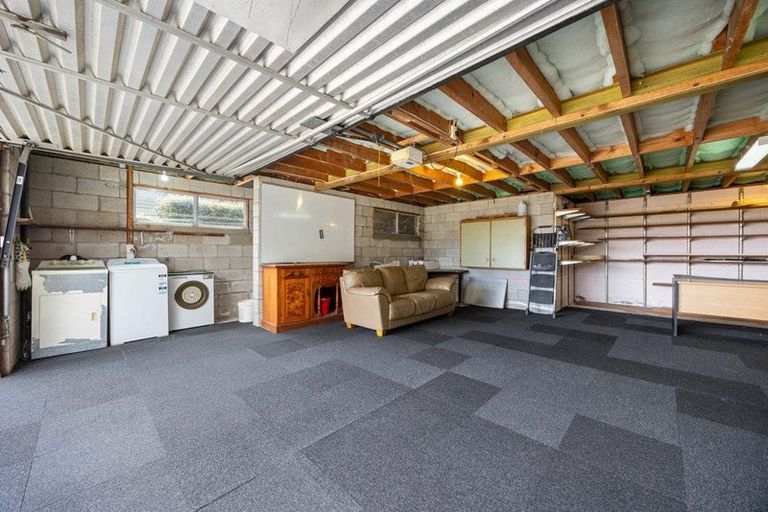 Photo of property in 11 Cheriton Road, Mellons Bay, Auckland, 2014