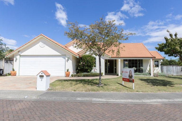 Photo of property in 3 Montague Way, Taradale, Napier, 4112