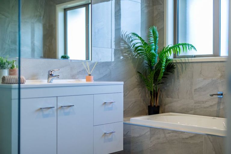 Photo of property in 11a Okura Drive, Kerikeri, 0230