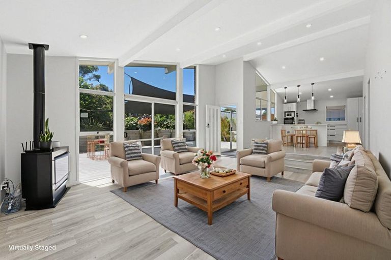 Photo of property in 9 Bronte Place, Whalers Gate, New Plymouth, 4310