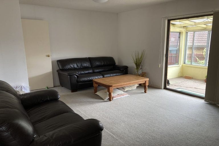 Photo of property in 1/77 Aberfeldy Avenue, Highland Park, Auckland, 2010