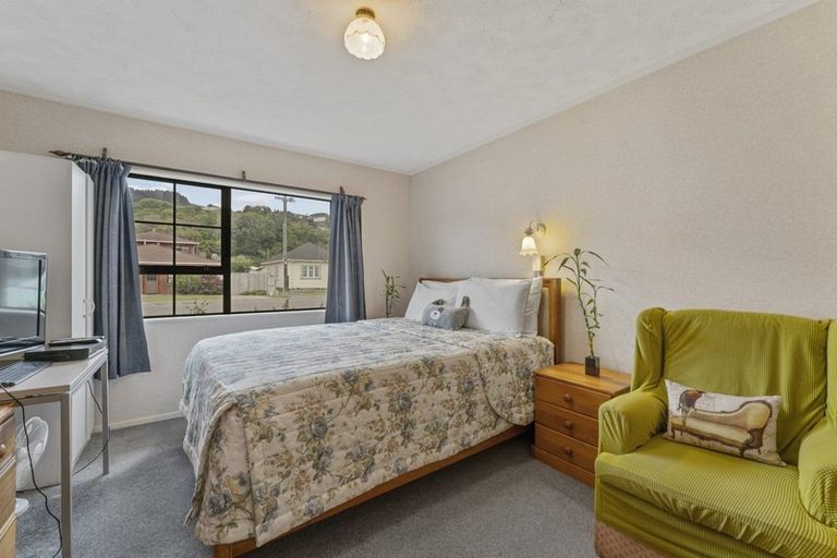 Photo of property in 108 Oxford Street, Tawa, Wellington, 5028