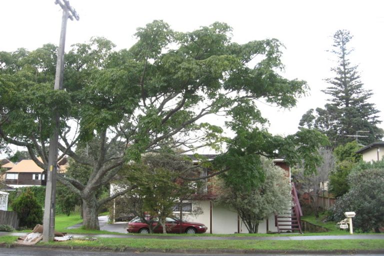 Photo of property in 2/11 Glenfern Road, Mellons Bay, Auckland, 2014