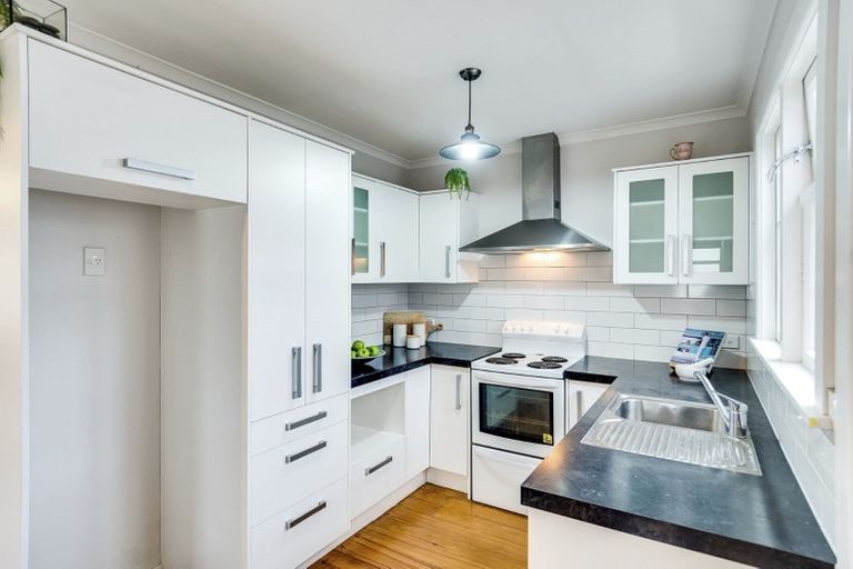 Photo of property in 11 Tripoli Street, Onekawa, Napier, 4110