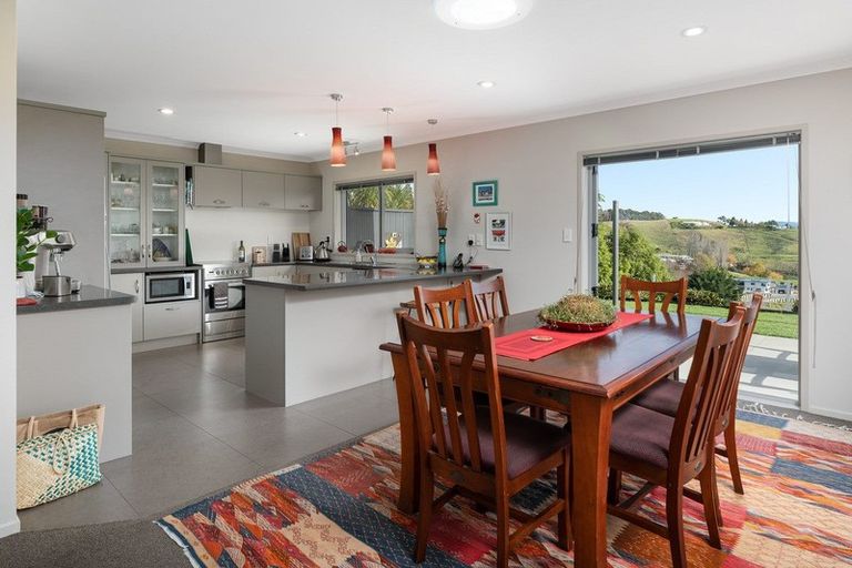 Photo of property in 112 Waikite Road, Welcome Bay, Tauranga, 3175