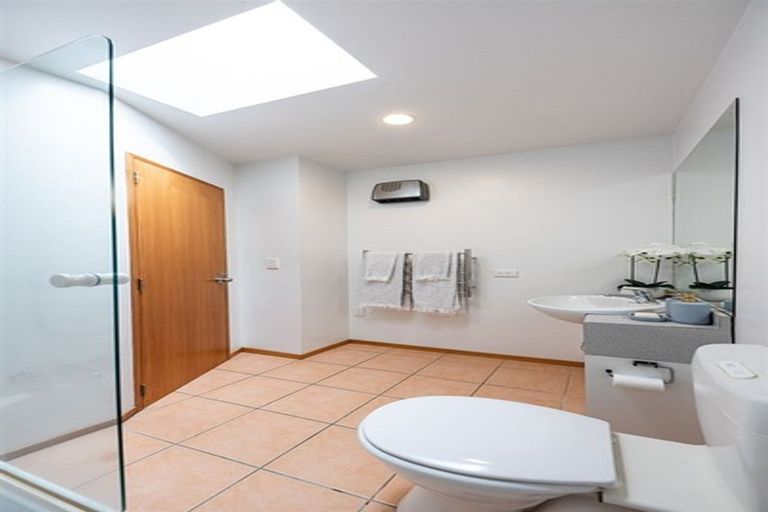 Photo of property in 40b Picton Avenue, Riccarton, Christchurch, 8011