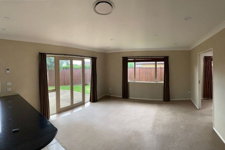 Photo of property in 9 Elwyn Close, Flat Bush, Auckland, 2016