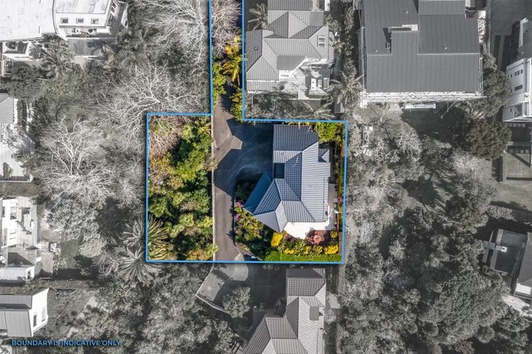 Photo of property in 2/56 Castor Bay Road, Castor Bay, Auckland, 0620