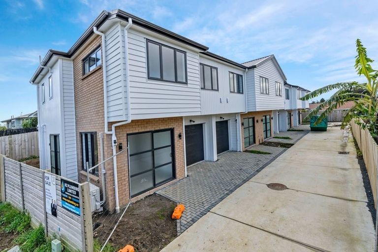 Photo of property in 37d Court Town Close, Mangere, Auckland, 2022