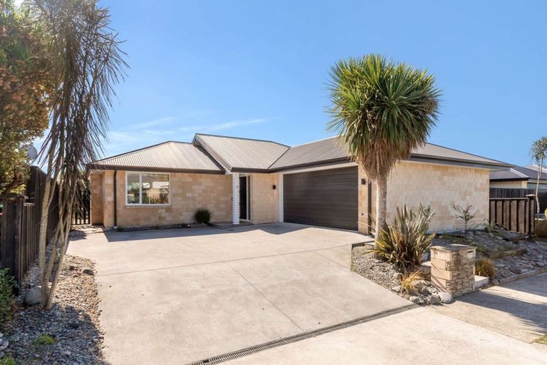 Photo of property in 14 Waimarie Street, Pegasus, 7612