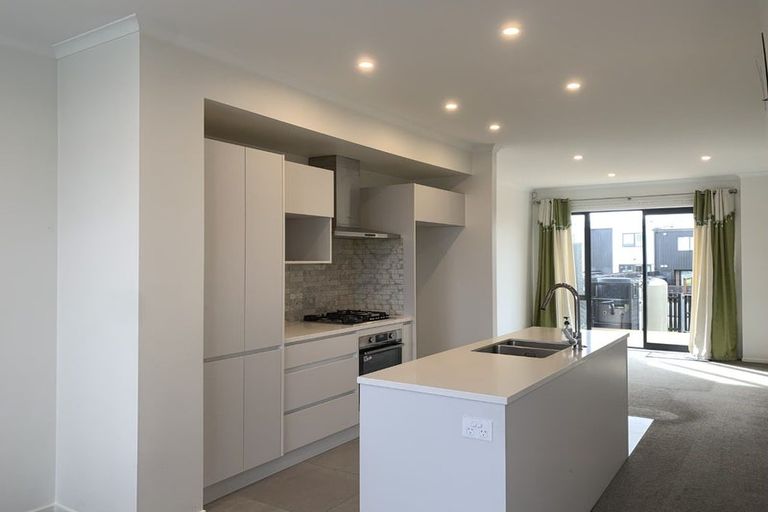 Photo of property in 11/1 Scott Road, Hobsonville, Auckland, 0616