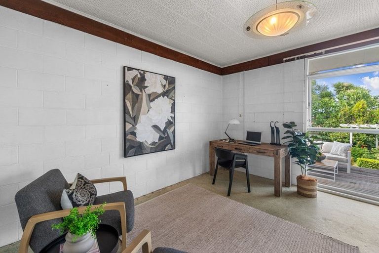 Photo of property in 10a Jaemont Avenue, Te Atatu South, Auckland, 0610