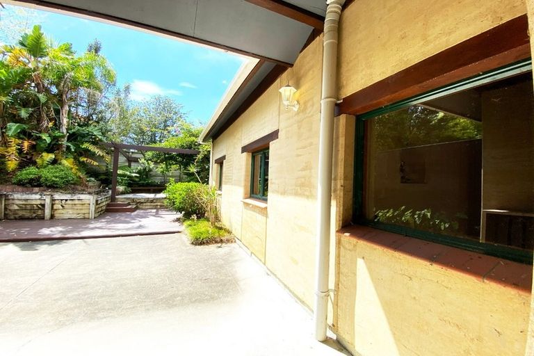 Photo of property in 12 Kukupa Road, Sunnyvale, Auckland, 0612