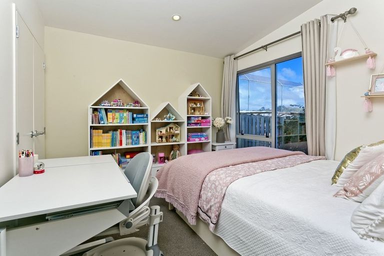 Photo of property in 10a Saffron Street, Birkdale, Auckland, 0626