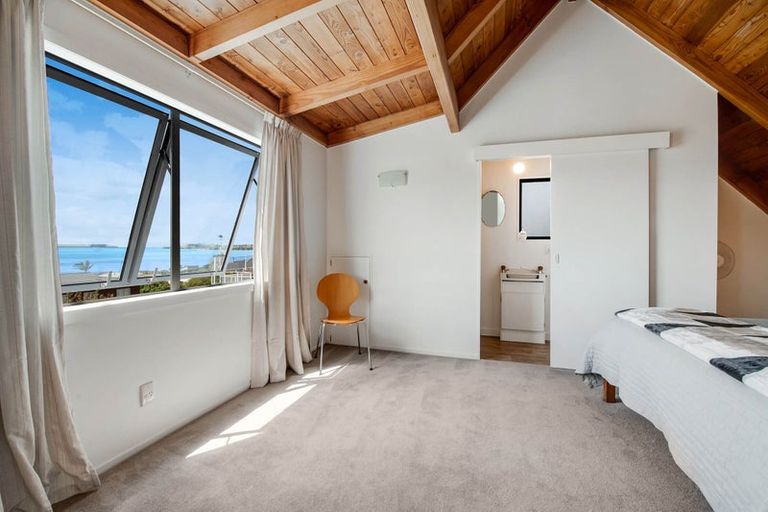 Photo of property in 18 Kotuku Place, Snells Beach, 0920