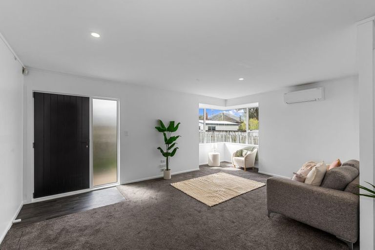 Photo of property in 3/56 Flanshaw Road, Te Atatu South, Auckland, 0610
