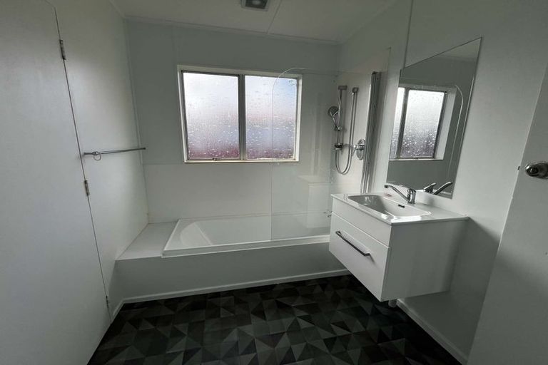 Photo of property in 293a Wellington Road, Wainuiomata, Lower Hutt, 5014