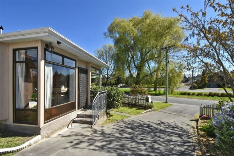 Photo of property in 36 Riverlaw Terrace, Saint Martins, Christchurch, 8022