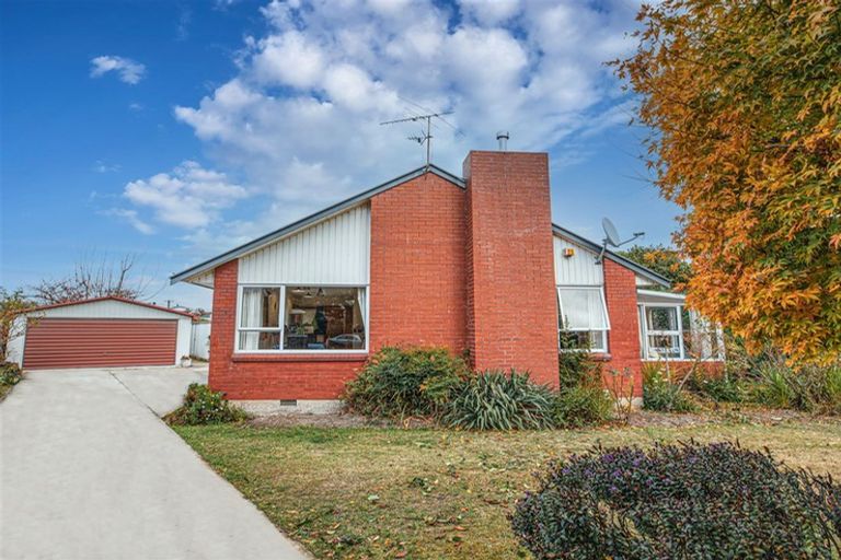 Photo of property in 21 Elwyn Place, Avonhead, Christchurch, 8042