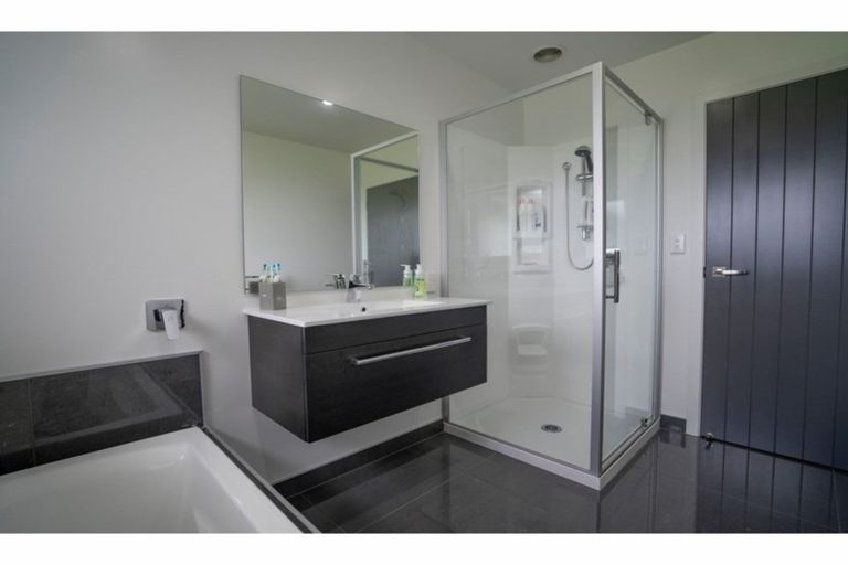 Photo of property in 15 Wilcox Road, Seaward Bush, Invercargill, 9871