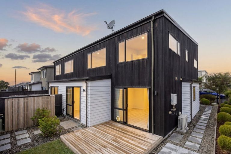 Photo of property in 8 Alexander French Close, Silverdale, 0932