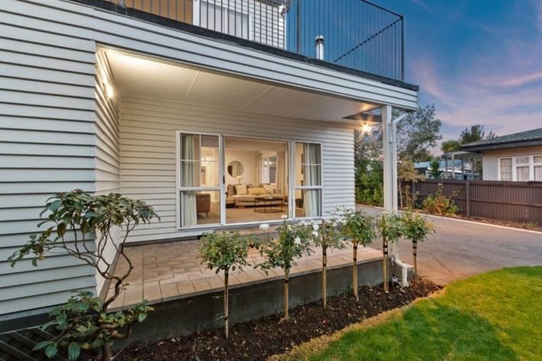 Photo of property in 28 Riverlaw Terrace, Saint Martins, Christchurch, 8022