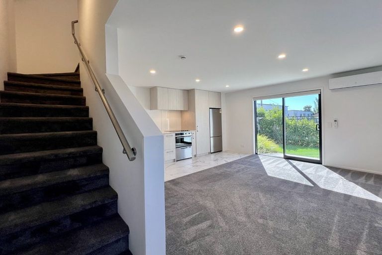 Photo of property in 2/59 Neil Avenue, Te Atatu Peninsula, Auckland, 0610