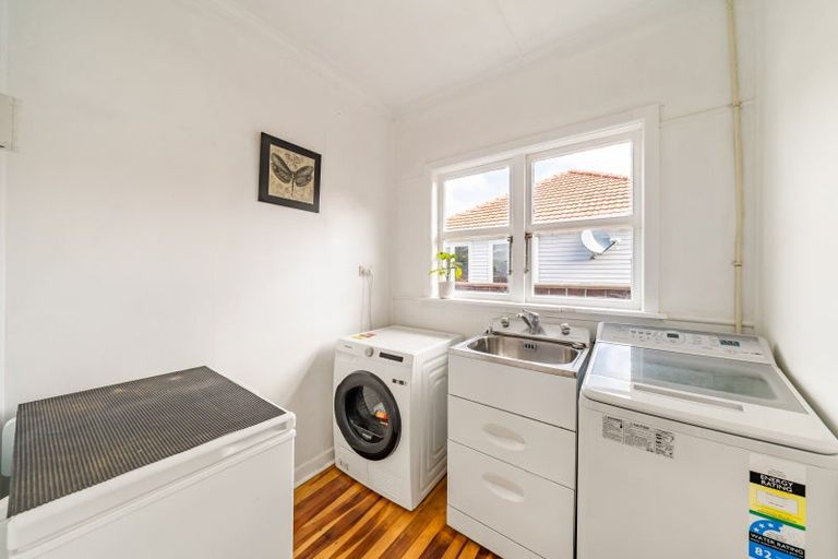 Photo of property in 342 Main Road, Tawa, Wellington, 5028