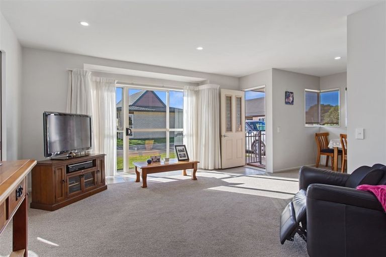 Photo of property in Rivertown Villas, 150 Williams Street, Kaiapoi, 7630