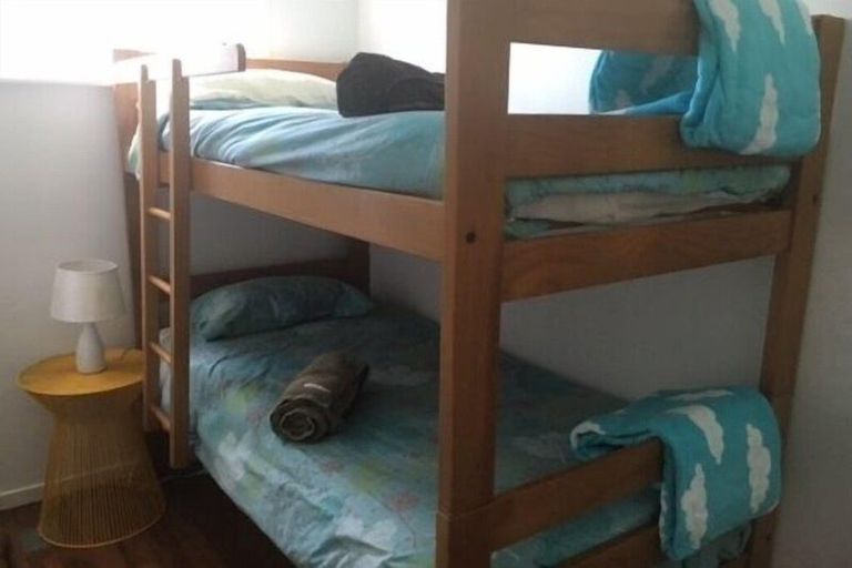 Photo of property in 6 Long Street, Torbay, Auckland, 0630