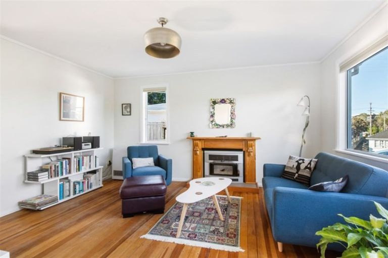 Photo of property in 88 Black Rock Road, Newlands, Wellington, 6037