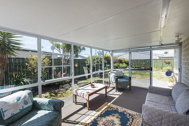 Photo of property in 21 Colonial Place, Kelvin Grove, Palmerston North, 4414