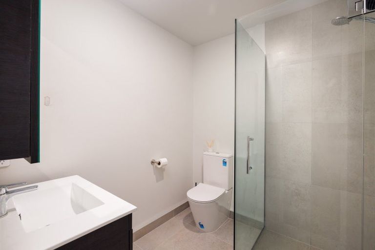 Photo of property in 2/327 Lincoln Road, Addington, Christchurch, 8024