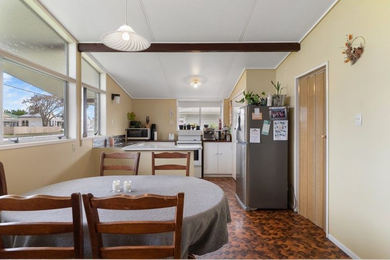 Photo of property in 6b York Street, Eltham, 4322