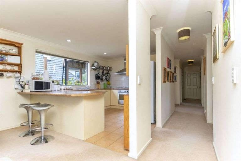 Photo of property in 2 Berkshire Terrace, Massey, Auckland, 0614