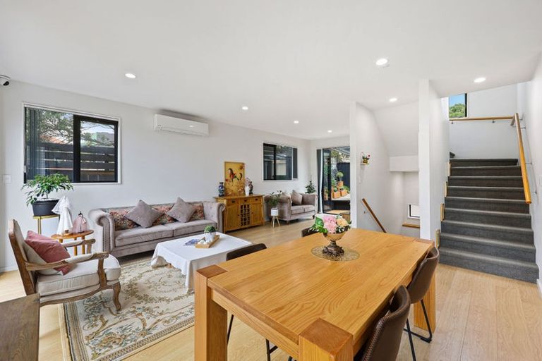 Photo of property in 9e Glenfern Road, Mellons Bay, Auckland, 2014