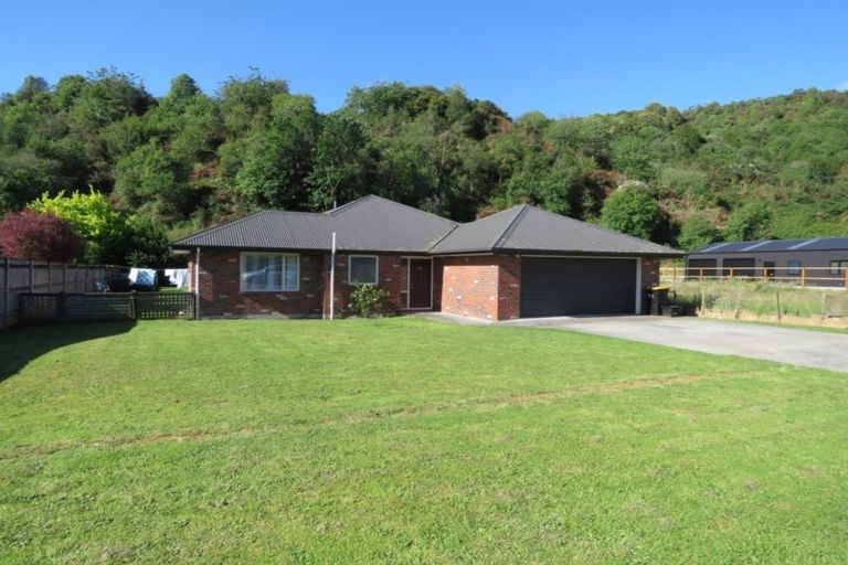 Photo of property in 18 Coal Street, Reefton, 7830
